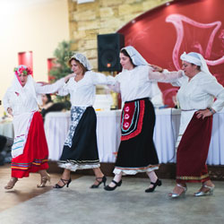 greek-dance-traditional-dresses